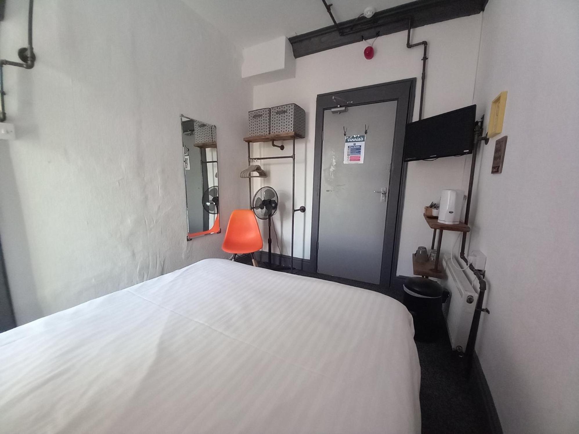 Double Room with Private Bathroom,1588351555:JPEG